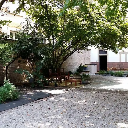 勒月公寓 公寓 *